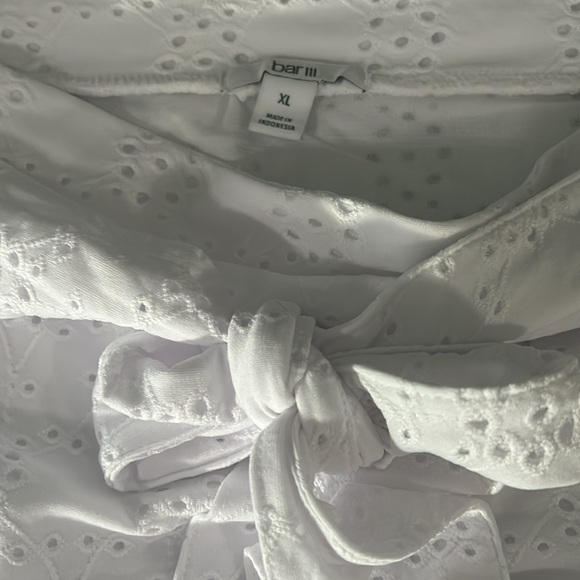 NWT White Eyelet Skirt. Bar III. retails for $49.50 - Picture 3 of 4